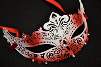 Eye mask metal white/red