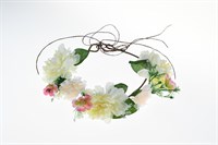 Hair wreath flowers white