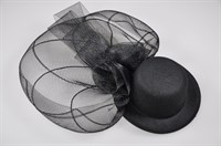 Mini hat black with tulle