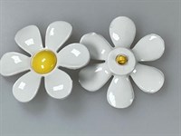 Button Magerite white/yellow 2pcs.