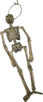 Skeleton hanging 