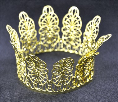 Crown gold filigree