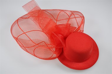 Mini hat red with tulle